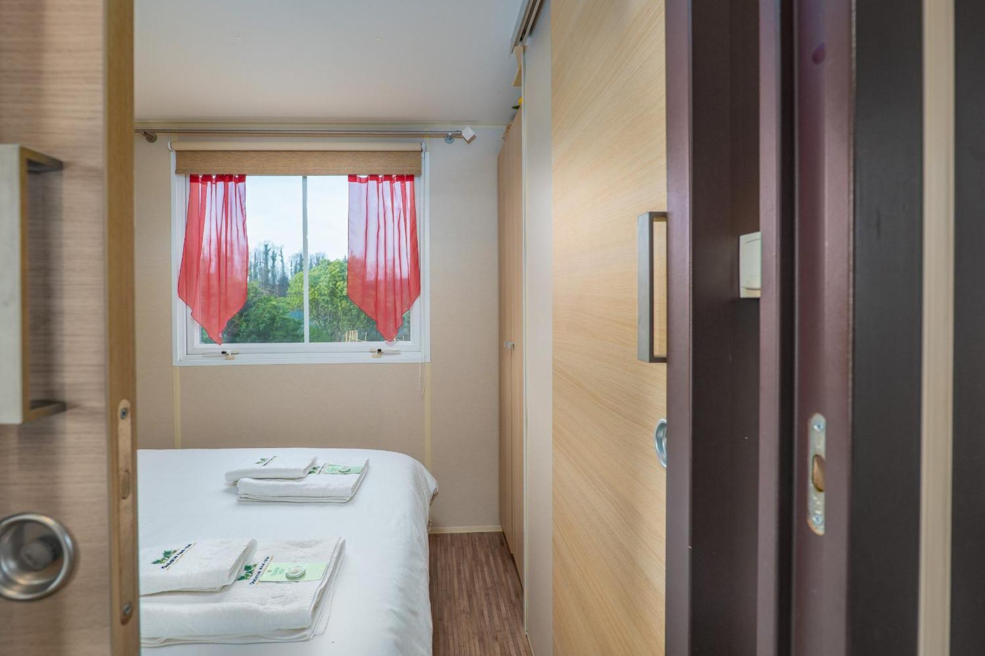Glamping Frog Farm Villa Foz do Sousa Buitenkant foto